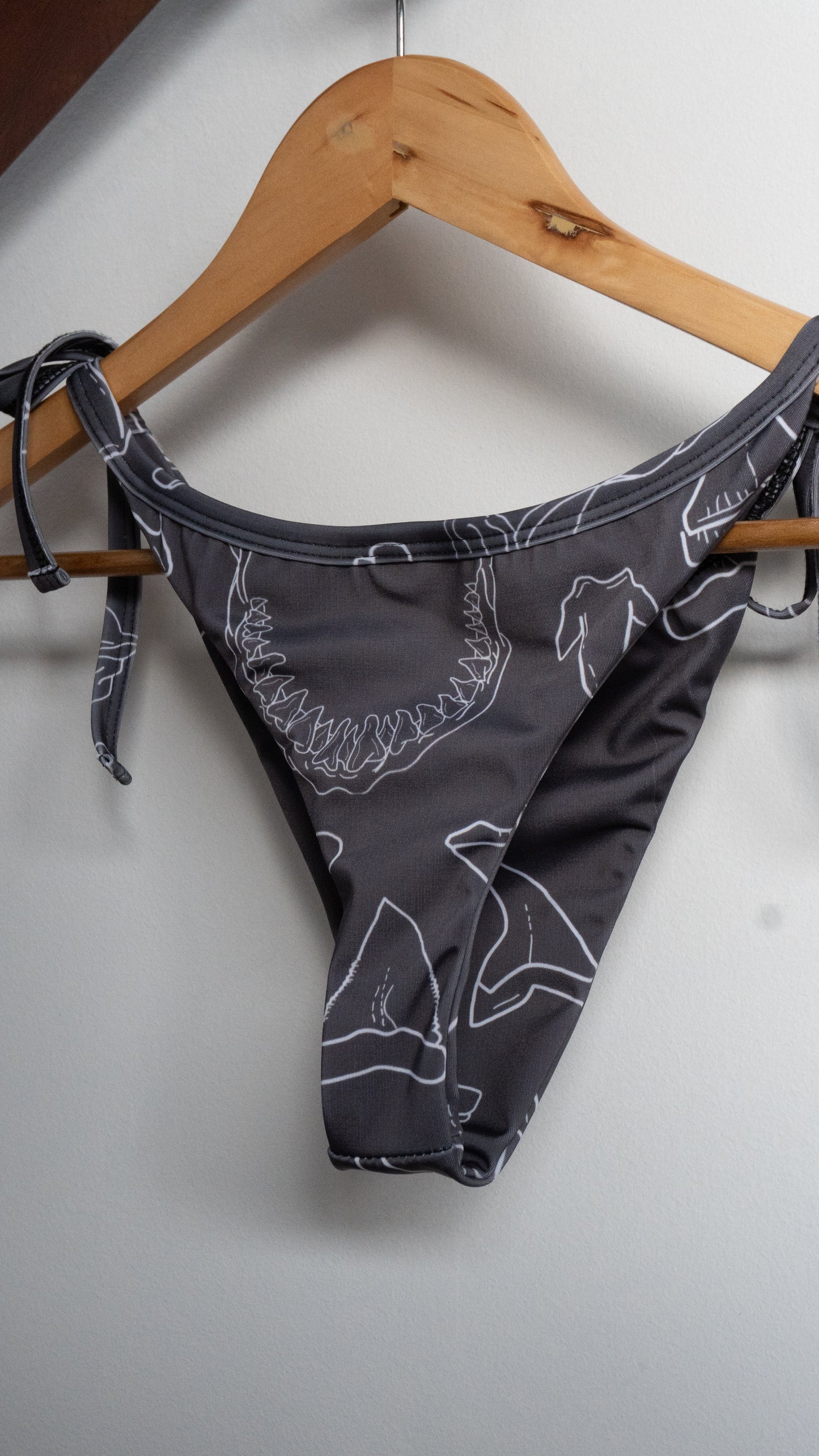 Raya Aguila Bottom | BlackShark